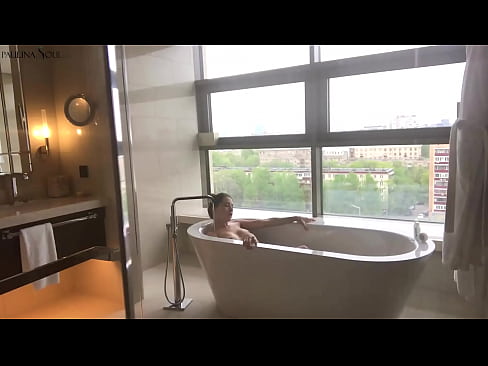 ❤️ Ogromna bejba strastno drka svojo pičko v kopalnici ❤️ Fucking video na sl.bookland.top ❌️