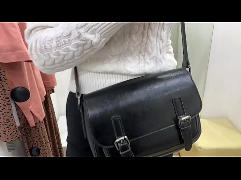 ❤️ Javna masturbacija mlade kurbe FeralBerry z dildom v garderobi ❤️ Fucking video na sl.bookland.top ❌️