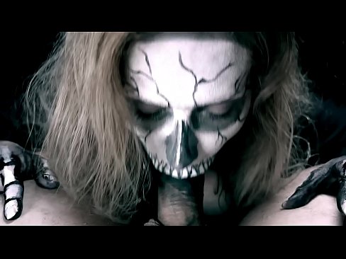 ❤️ Demonsko dekle sesa kurca s svojimi črnimi usti in pogoltne spermo. ❤️ Fucking video na sl.bookland.top ❌️
